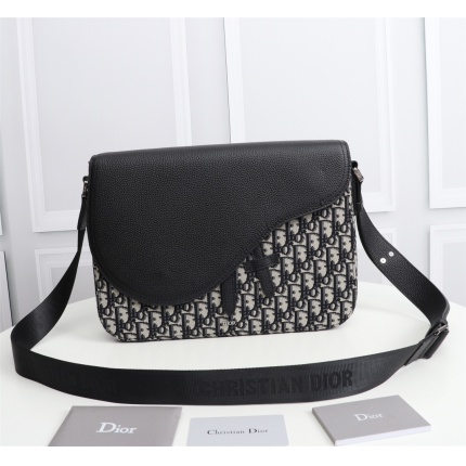 Dior AAA Quality Handbags in 177681