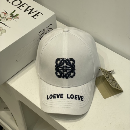 Loewe Hats in 177912