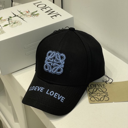 Loewe Hats in 177913