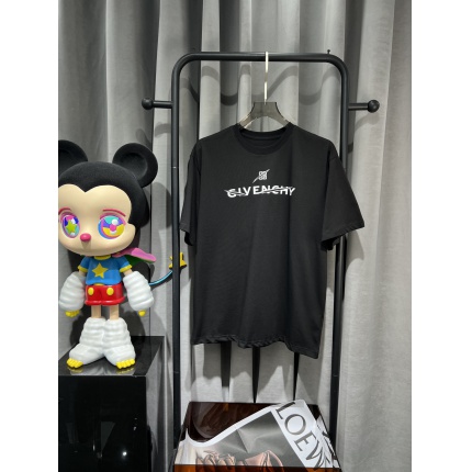 Givenchy T-Shirts for Men in 178409
