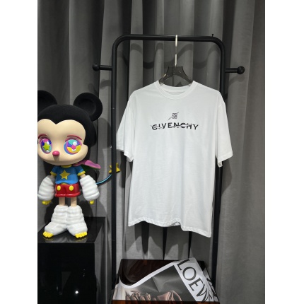 Givenchy T-Shirts for Men in 178410
