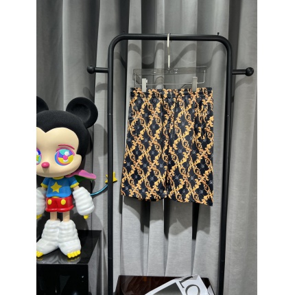 Versace Short Pants For Men in 178414