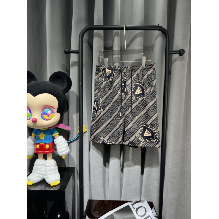 Versace Short Pants For Men in 178417