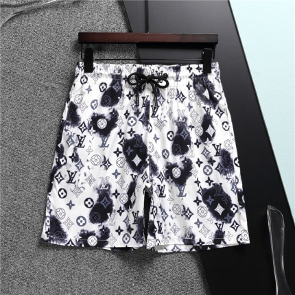 Louis Vuitton Short Pants For Men in 178501
