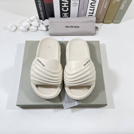 Balenciaga Slippers For Men in 178544