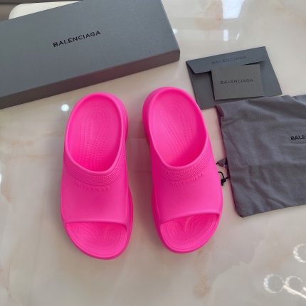 Balenciaga Sandals For Women in 178565
