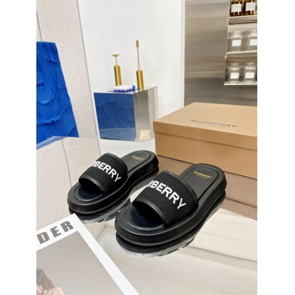 Burberry Slippers For Women in 178614