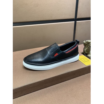 Fendi Sneakers For Men in 178797