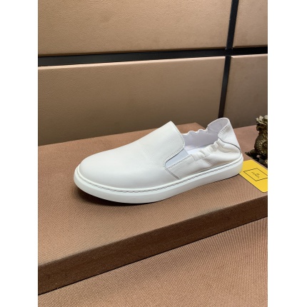 Fendi Sneakers For Men in 178798
