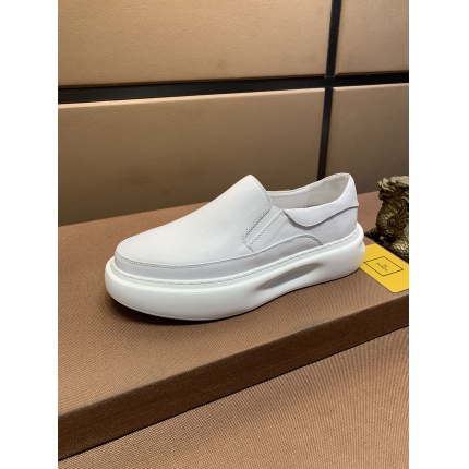 Fendi Sneakers For Men in 178806