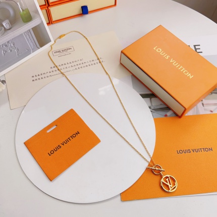 Louis Vuitton Necklace in 178986