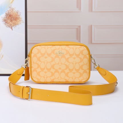 Coach Cross Bags in 179131