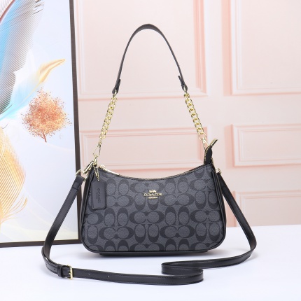 Coach Cross Bags in 179139