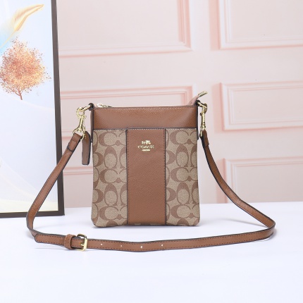 Coach Cross Bags in 179152