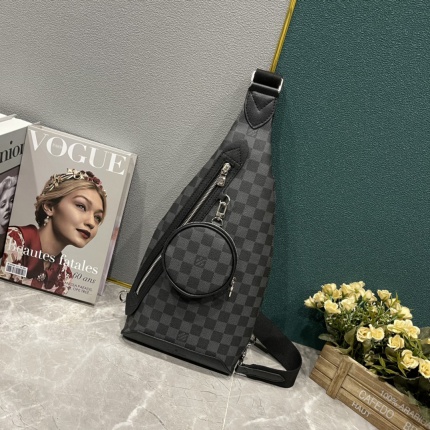 Louis Vuitton AAA+++ bags For Men in 179471