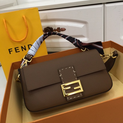 Fendi AAA+++ Handbags in 179540