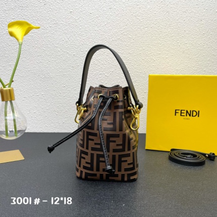Fendi AAA+++ Handbags in 179550