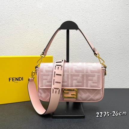 Fendi AAA+++ Handbags in 179613