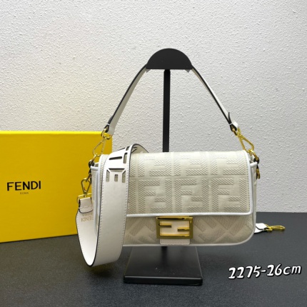 Fendi AAA+++ Handbags in 179614