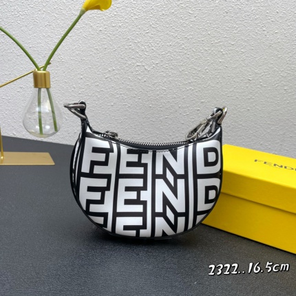 Fendi AAA+++ Handbags in 179618