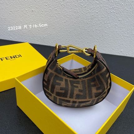 Fendi AAA+++ Handbags in 179620