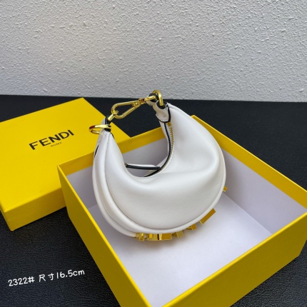 Fendi AAA+++ Handbags in 179622