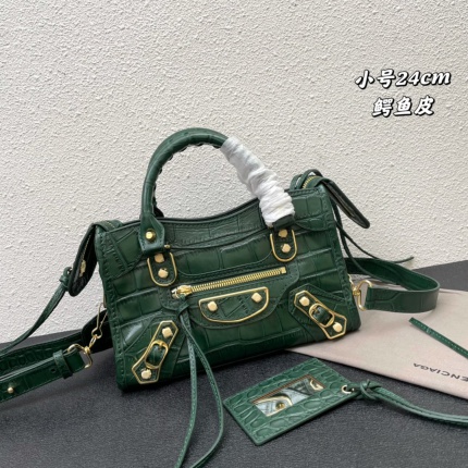 Balenciaga high quality Handbags in 179648