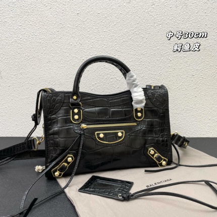 Balenciaga high quality Handbags in 179658