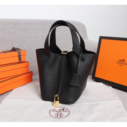 Hermes  AAA Quality Handbags in 179695