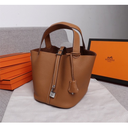Hermes  AAA Quality Handbags in 179701