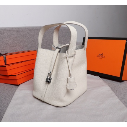 Hermes  AAA Quality Handbags in 179702