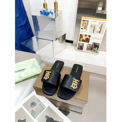 Burberry Slippers For Women in 179748