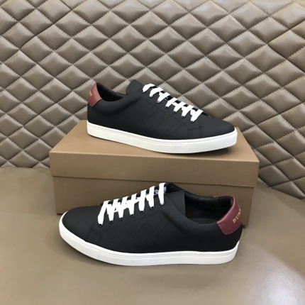 Burberry Sneakers For Men in 179857