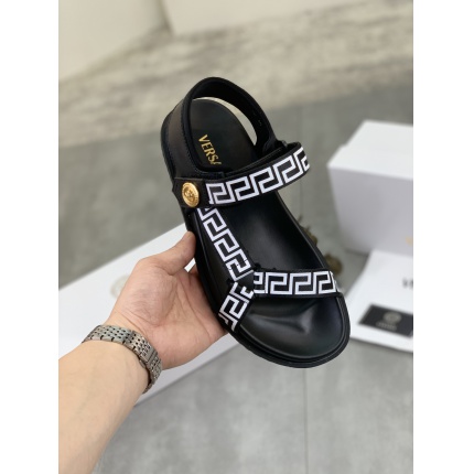 Versace Slippers For Men in 179880