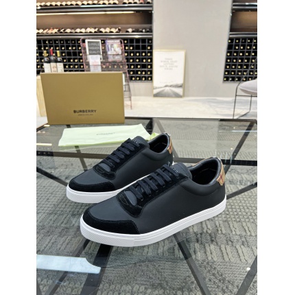 Burberry Sneakers For Men in 179962