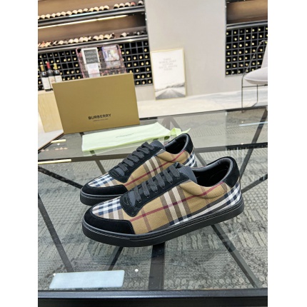 Burberry Sneakers For Men in 179964