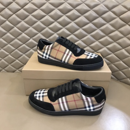 Burberry Sneakers For Men in 179969