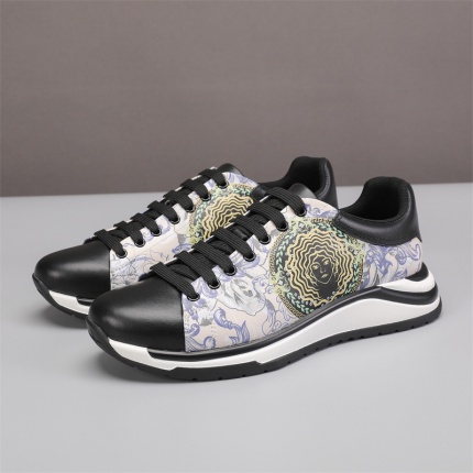 Versace Sneakers For Men in 180027