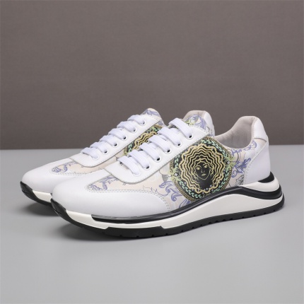 Versace Sneakers For Men in 180029
