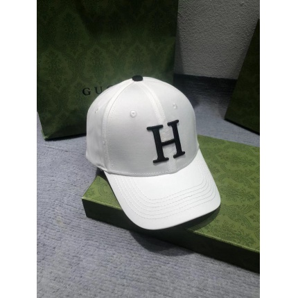 Hermes Hats in 180277