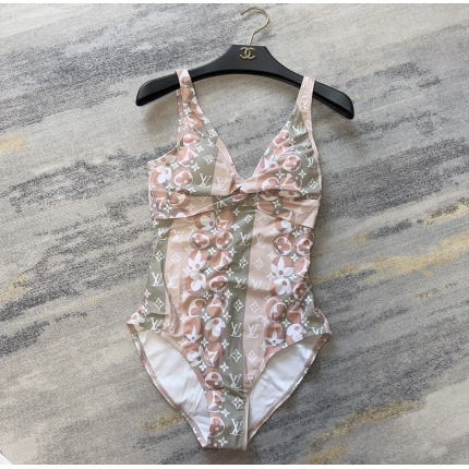 Louis Vuitton Bikini in 180646