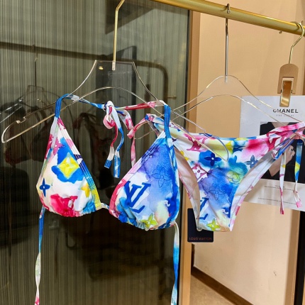 Louis Vuitton Bikini in 180730