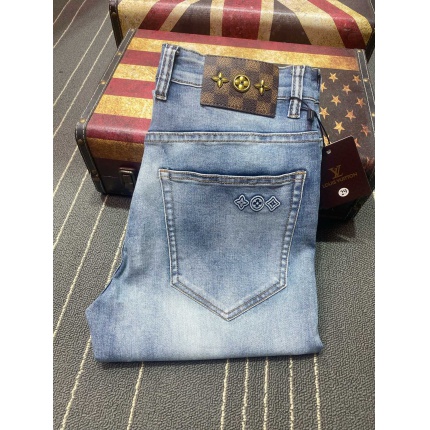 Louis Vuitton Jeans for Men in 180767