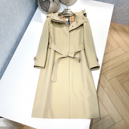 Burberry Trench Coats For Women in 181247