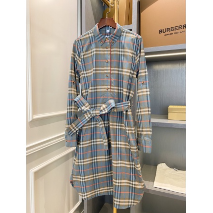 Burberry Trench Coats For Women in 181265