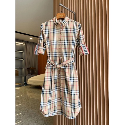 Burberry Trench Coats For Women in 181266