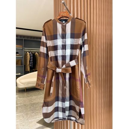Burberry Trench Coats For Women in 181267