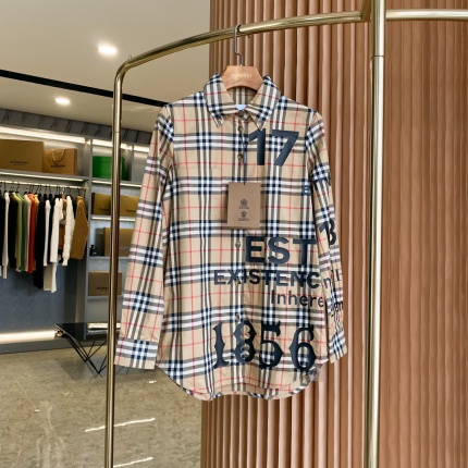 Burberry Long-Sleeved Polo Shirts for Women in 181289