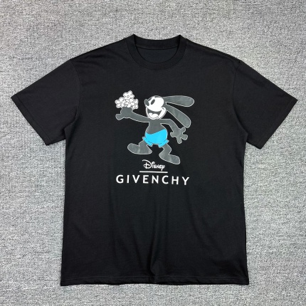 Givenchy T-Shirts for Men in 181341