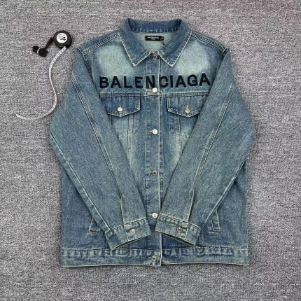 Balenciaga Jackets for Men in 181371